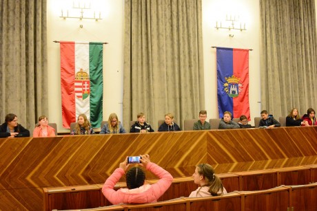 Finn gyerekek a Városházán - koncertet is adtak az István Királyban